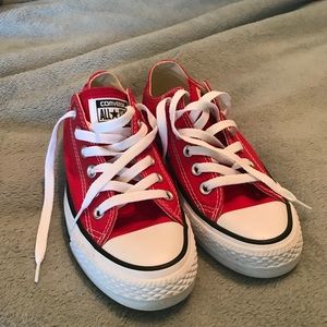 Converse Chucks-red, size men’s 5 and women’s 7